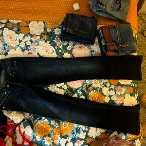 Selling long center is a little light blue washed jean pant! Retro style!